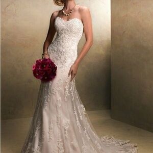 Professionally preserved Maggie Sottero Emma Wedding Dress with belt and veil